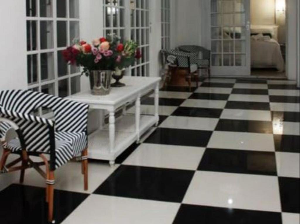 La Belle Guest House Bloemfontein Exterior foto